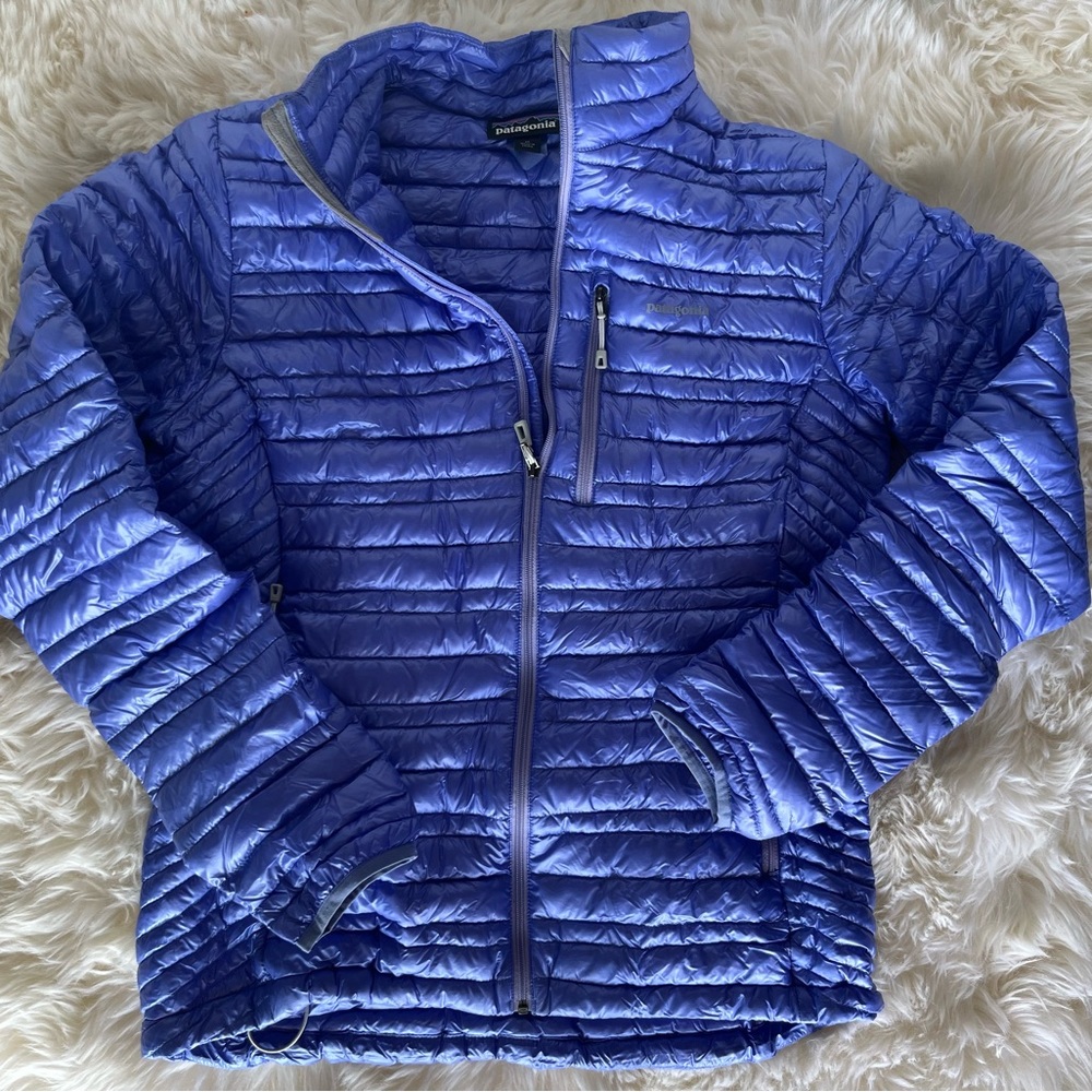 Patagonia Women’s Ultralight Down Jacket *worn once* Size M Periwinkle Blue